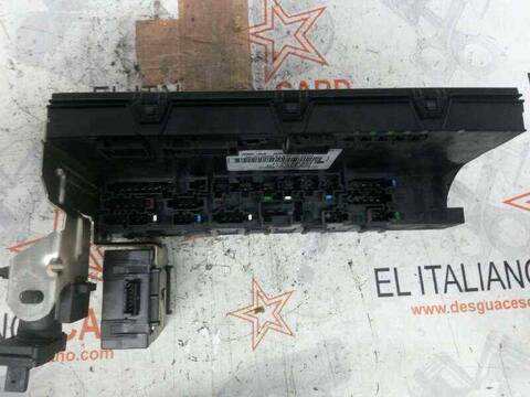 Foto 3ª: Caja Reles Fusibles Mercedes Clase C 160 270 CDI 203.016) BERLINA 170CV 125KW [612962] (2001)