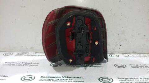 Foto 3ª: Piloto Trasero Derecho Volkswagen Polo TRENDLINE BERLINA 64CV 47KW [ASX] (2001)