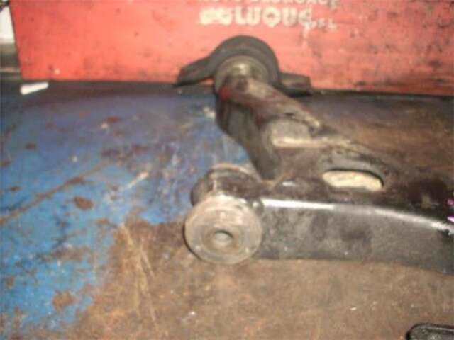Brazo Suspension Delantero Izquierdo Ford Tourneo 1.8 TURBO DI