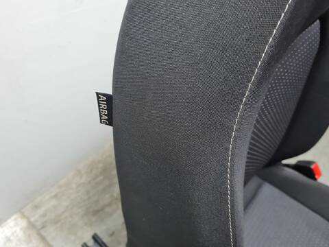 Foto 4ª: Asiento Delantero Derecho Seat Arona FR 116CV 85KW [DLAA] (2022)