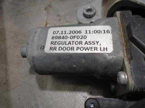Foto 2ª: Elevalunas Manual Trasero Izquierdo Toyota Corolla 2.2 TD CAT 136CV 100KW [2AD-FTV] (2007)