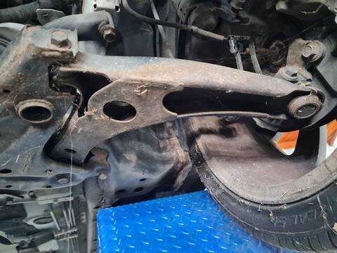 Brazo Suspension Delantero Izquierdo Mitsubishi Lancer INVITE 140CV 103KW
