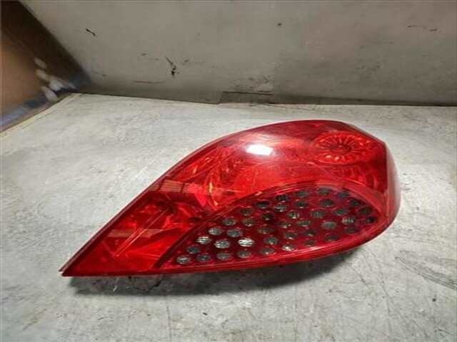 Foto 3ª: Piloto Trasero Derecho Peugeot 207 1.4 URBAN [1.4 LTR. - 50 KW HDI] [8HZ / DV4]