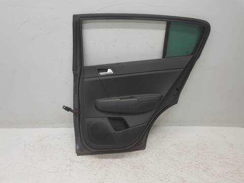 Foto 3ª: Puerta Trasera Derecha Kia Sportage EMOTION 4X2 [G4FD] (2014)