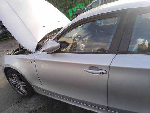 Foto 3ª: Puerta Delantera Izquierda Bmw Serie 1 114 118D BERLINA 143CV 105KW [N47D20A] (2008)