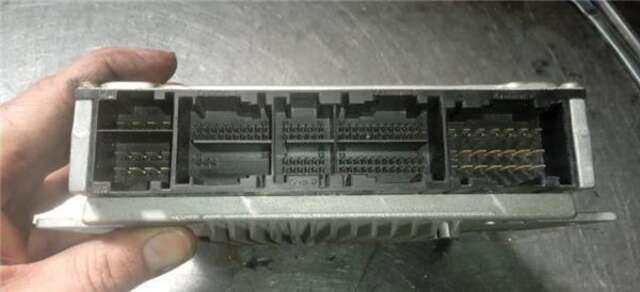 Foto 3ª: Centralita Motor ECU Mercedes Clase SLK 200 2.0 G 16V ROADSTER CAT (R170) 170.435 100KW [M 111.946]