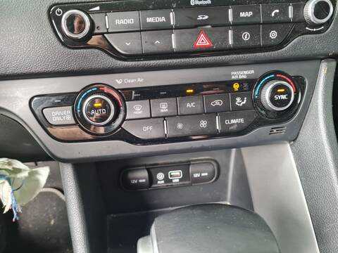 Foto 4ª: Mando Calefacción A. A. Kia Niro CONCEPT 141CV [G4LE] (2017)