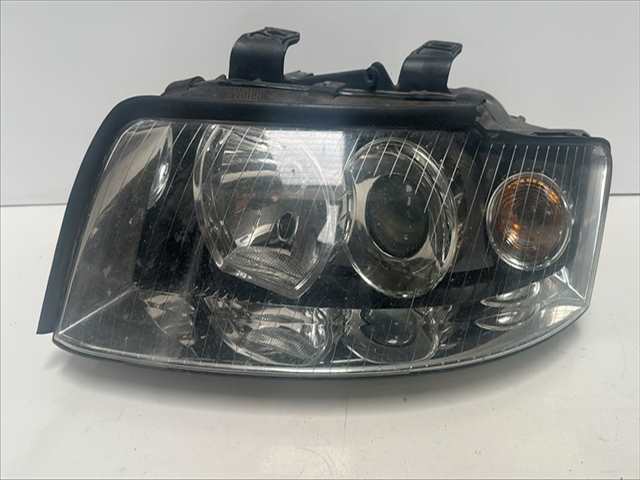 Foto 1ª: Faro Izquierdo Audi A4 2.5 TDI [D/AKE] (2000)