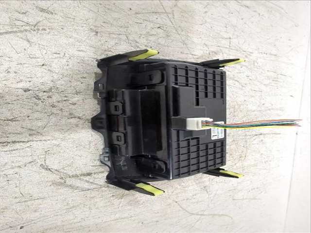 Foto 3ª: Mando Climatizador Toyota Auris 1.6 ZRE151_) 124CV [1ZR-FE] (2006)