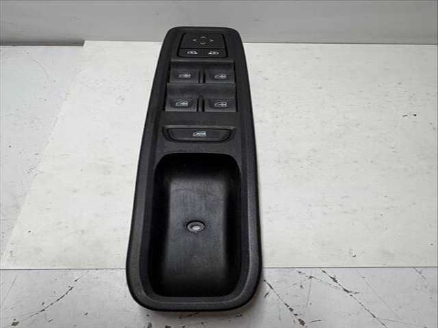 Foto 1ª: Botonera Elevalunas Dacia Sandero H4DF480 (2023)