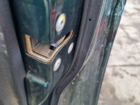 Cerradura Puerta Delantera Derecha Nissan Terrano 2.7 TD 125CV 92KW