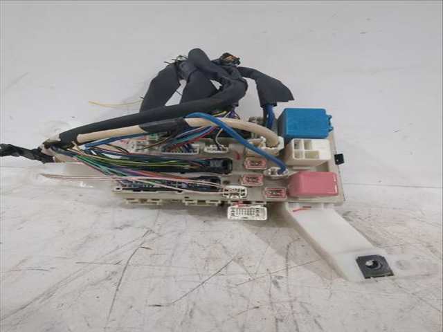 Foto 2ª: Caja Reles Fusibles Toyota Auris 1.33 DUAL-VVTI NRE150_) 101CV [1NR-FE] (2006)