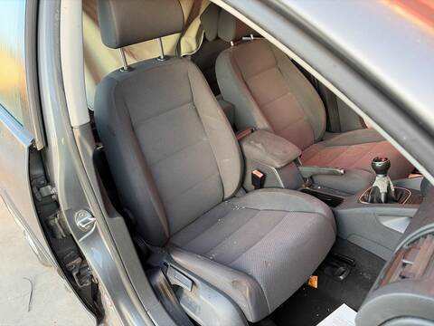 Asiento Delantero Derecho Volkswagen Golf BKD