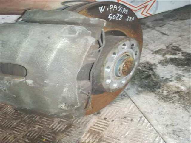 Foto 3ª: Mangueta Delantera Izquierda Volkswagen Passat SPORTLINE BERLINA 140CV 103KW [BKP] (2009)