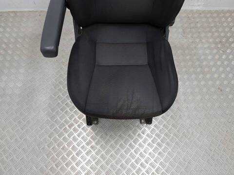 Foto 2ª: Asiento Delantero Izquierdo Citroen Jumper 33 L2H1 BLUEHDI 140 (2006)