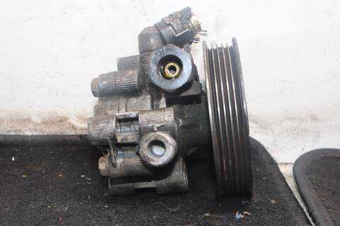 Foto 2ª: Bomba de Direccion Toyota Avensis 2.0 D4-D TERRA 4-PTAS.) 110CV 81KW (1999)