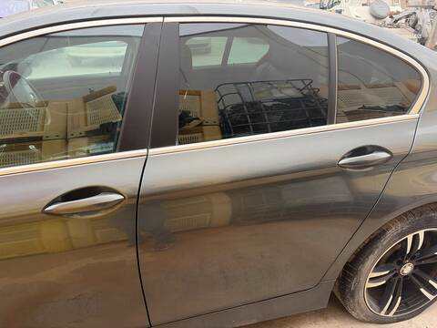 Foto 2ª: Puerta Trasera Izquierda Bmw Serie 5 518 BERLINA (2008)