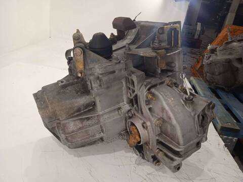 Foto 3ª: Caja Cambios Alfa Romeo 147 1.9 JTD CAT 116CV 85KW [937A2000] (2004)