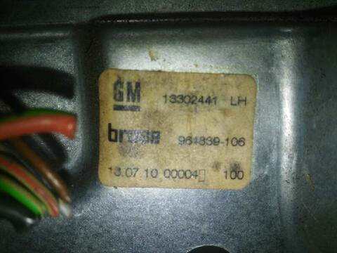 Foto 4ª: Elevalunas Manual Trasero Izquierdo Opel Insignia COSMO BERLINA 131CV 96KW [A20DTH] (2010)