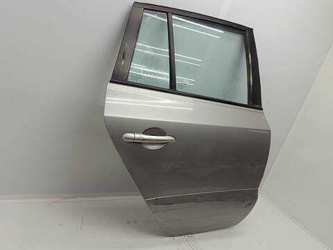 Foto 3ª: Puerta Trasera Derecha Renault Koleos BOSE EDITION 150CV 110KW [M9RG8] (2010)