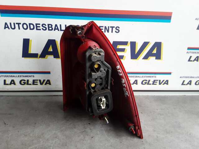 Foto 2ª: Piloto Trasero Izquierdo Peugeot 307 1.6 16V110CV [NFU] (2005)