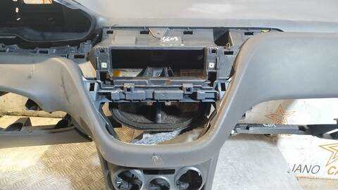 Foto 4ª: Salpicadero Peugeot 208 ACTIVE 92CV 68KW [9H06] (2014)