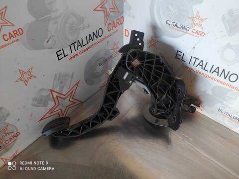 Foto 2ª: Pedal Embrague Peugeot 308 STYLE 120CV 88KW [BH01] (2017)