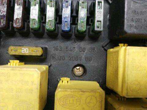 Foto 2ª: Caja Reles Fusibles Mercedes Clase ML 500 5.0 G 292CV 215KW (1997)