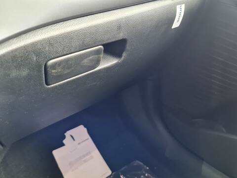 Guantera Hyundai i20 ESSENCE 84CV 62KW