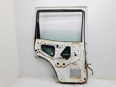 Foto 3ª: Puerta Trasera Izquierda Nissan Terrano AVENTURA 125CV 92KW [TD27TI] (2001)