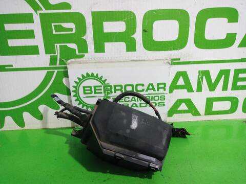 Foto 1ª: Caja Reles Fusibles Ford S Max TITANIUM 140CV [QXWB] (2006)