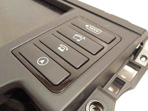 Foto 4ª: Pantalla Multifuncion Land Rover Discovery 2.0 TD4 CAT 150CV 110KW [204DTD] (2017)