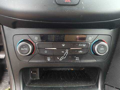 Mando Climatizador Ford Focus BUSINESS 120CV 88KW