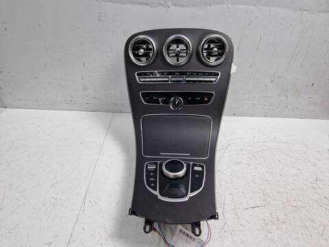 Foto 2ª: Consola Central Mercedes Clase C 300 2.0 TURBO 258CV 190KW M264.920 AMG W205) (2020)