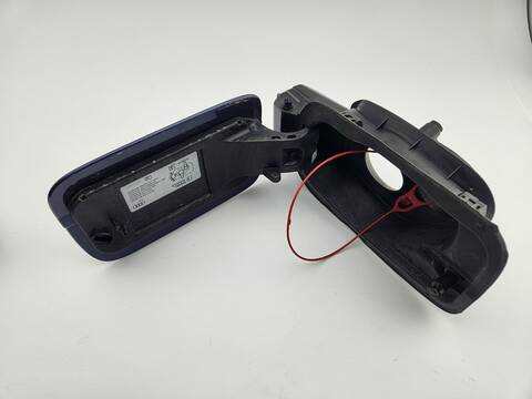 Foto 3ª: Tapa Exterior Combustible Audi A4 BASICO AVANT 150CV 110KW [DEUA] (2017)