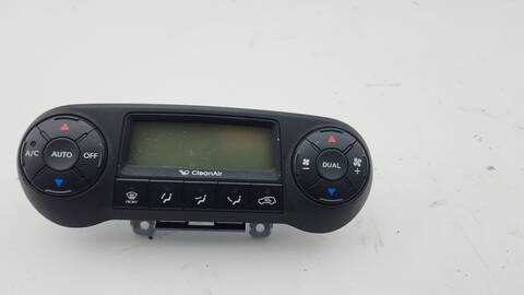 Foto 1ª: Mando Calefacción A. A. Hyundai ix35 1.7 CRDI 116CV 85KW [D4FD] (2015)