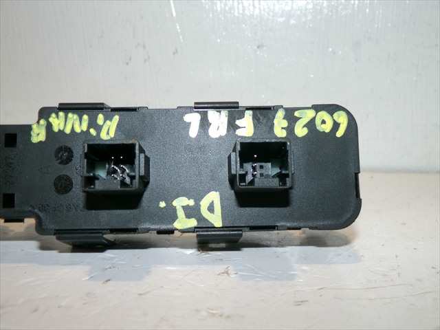 Foto 4ª: Botonera Elevalunas Citroen C4 1.6 HDI 2004-2010 [9HX] (2007)