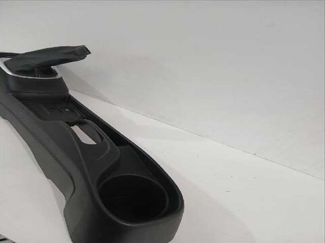 Foto 2ª: Consola Central Toyota Yaris ACTIVE 112CV [2NRFKE] (2017)