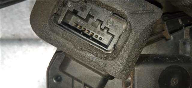Foto 3ª: Cerradura Puerta Delantera Izquierda Volkswagen Golf 1.6 ADVANCE [1.6 LTR. - 77 KW TDI DPF] [CAYC]