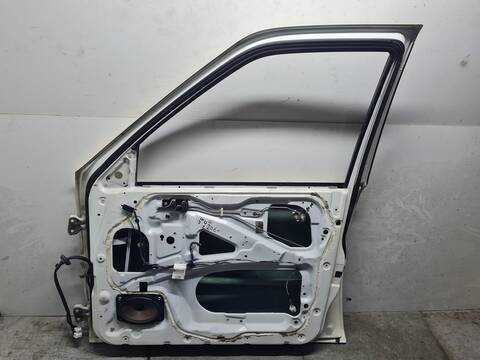 Foto 3ª: Puerta Delantera Derecha Nissan Terrano AVENTURA 154CV 113KW [ZD30] (1993)