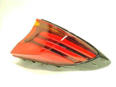 Foto 2ª: Piloto Trasero Derecho Toyota CHR 2.0 HYBRID MAXH10) 112CV 82KW [M20A] (2020)