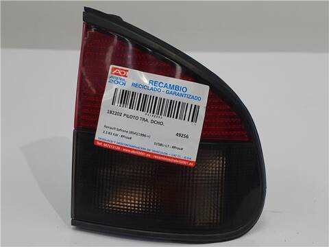 Foto 2ª: Piloto Trasero Derecho Renault Safrane 2.5 83 KW [D/S8U-L7] (2000)