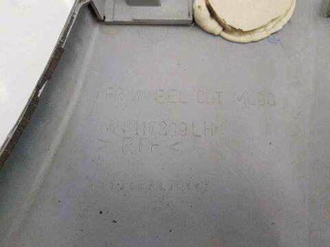 Foto 2ª: Aletin Delantero Izquierdo Mitsubishi Montero 3.2 DI-D 165CV [4M41] (2000)