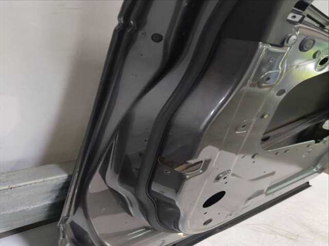 Foto 3ª: Puerta Delantera Izquierda Land Rover Discovery 241 CV 177KW [204DTA AJ20D4] (2019)