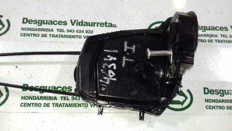 Foto 3ª: Cerradura Puerta Trasera Izquierda Toyota Yaris BLUE 87CV 64KW [2SZ] (2006)