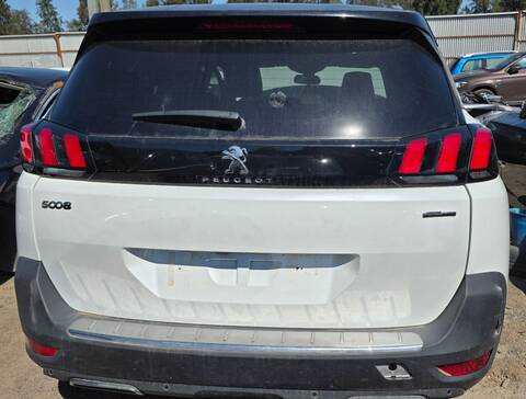 Portón Peugeot 5008 HNS