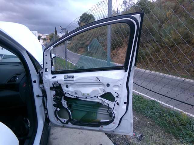 Foto 2ª: Puerta Delantera Derecha Ford C Max 1.6 TDCI 2010-2014 [T1DA] (2011)