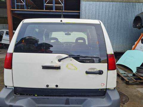 Foto 1ª: Portón Nissan Terrano 2.7 TDI 4WD 125CV 92KW [TD27TI] (1999)
