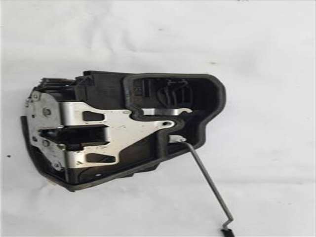 Foto 3ª: Cerradura Puerta Delantera Derecha Bmw Serie 3 315 320D BERLINA 184CV 135KW [N47D20C] (2014)