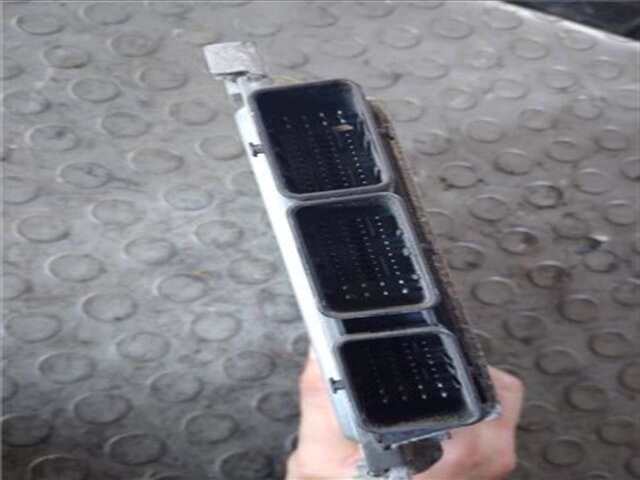 Foto 3ª: Centralita Motor ECU Renault Megane 1.5 AUTHENTIQUE [1.5 LTR. - 78 KW DCI DIESEL] II BERLINA 5P (10.2002-_) [K9K P7]